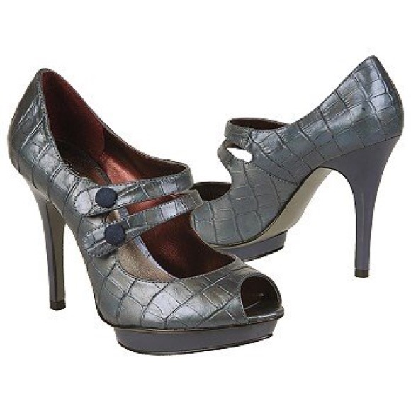 Carlos Santana Shoes - •HP• Carlos Santana Platform Heels